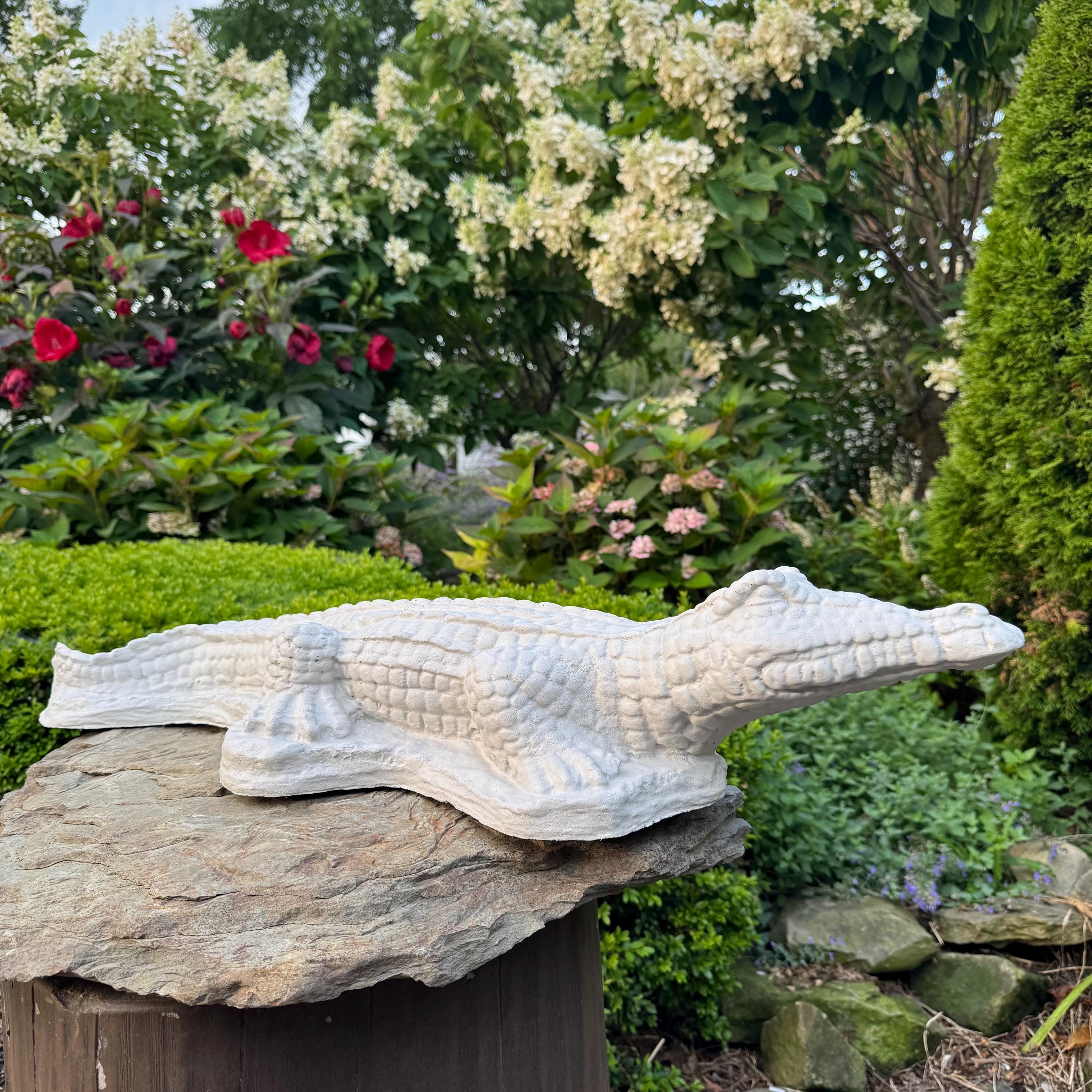 29 Inch Concrete Alligator Garden Statue Sculpture Outdoor Yard Lawn Pond Animal Decor Ornament