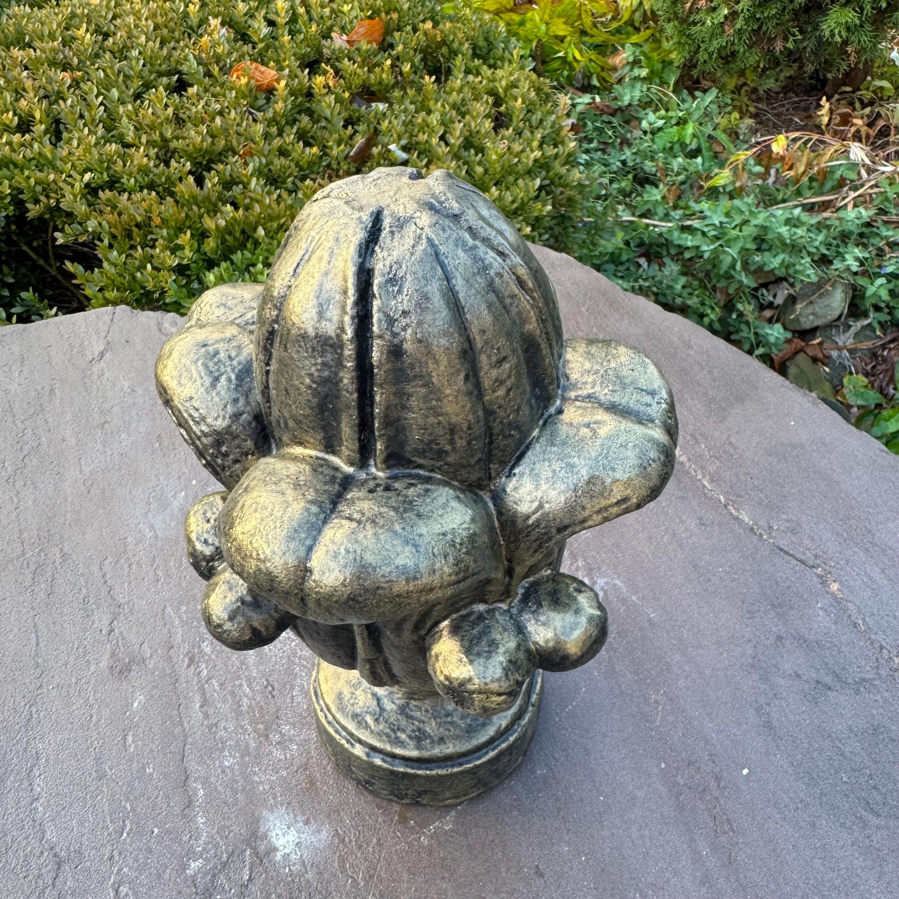 Gold Leaf Concrete Finial – 11 Inch French Garden Sculpture
