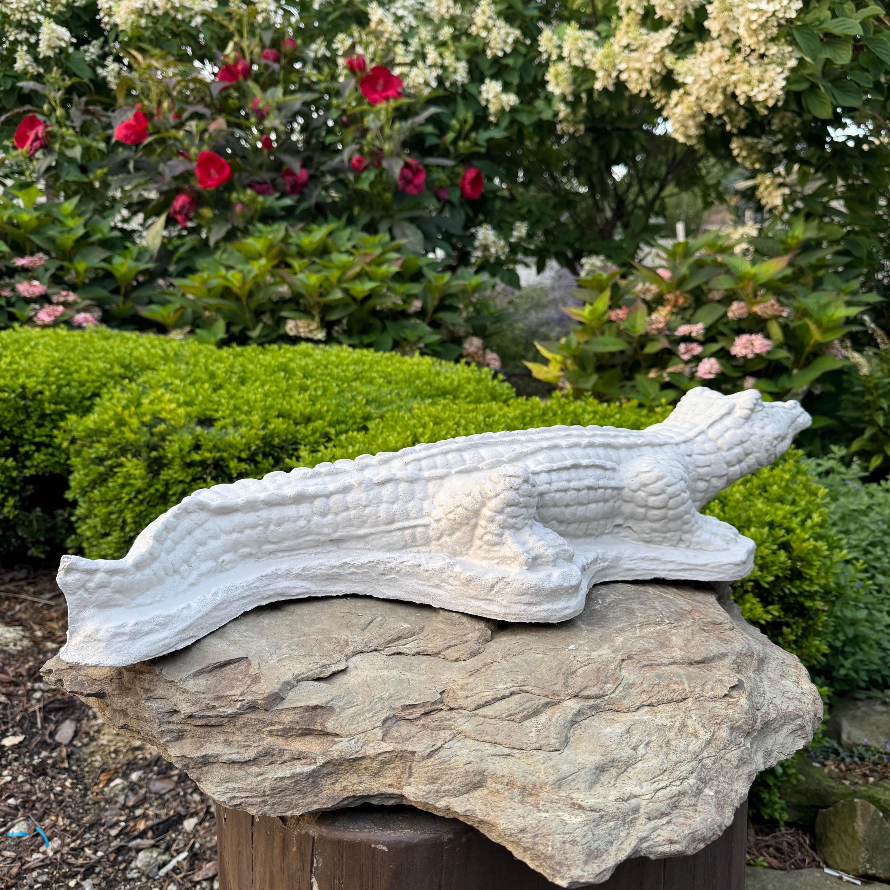 29 Inch Concrete Alligator Garden Statue Sculpture Outdoor Yard Lawn Pond Animal Decor Ornament