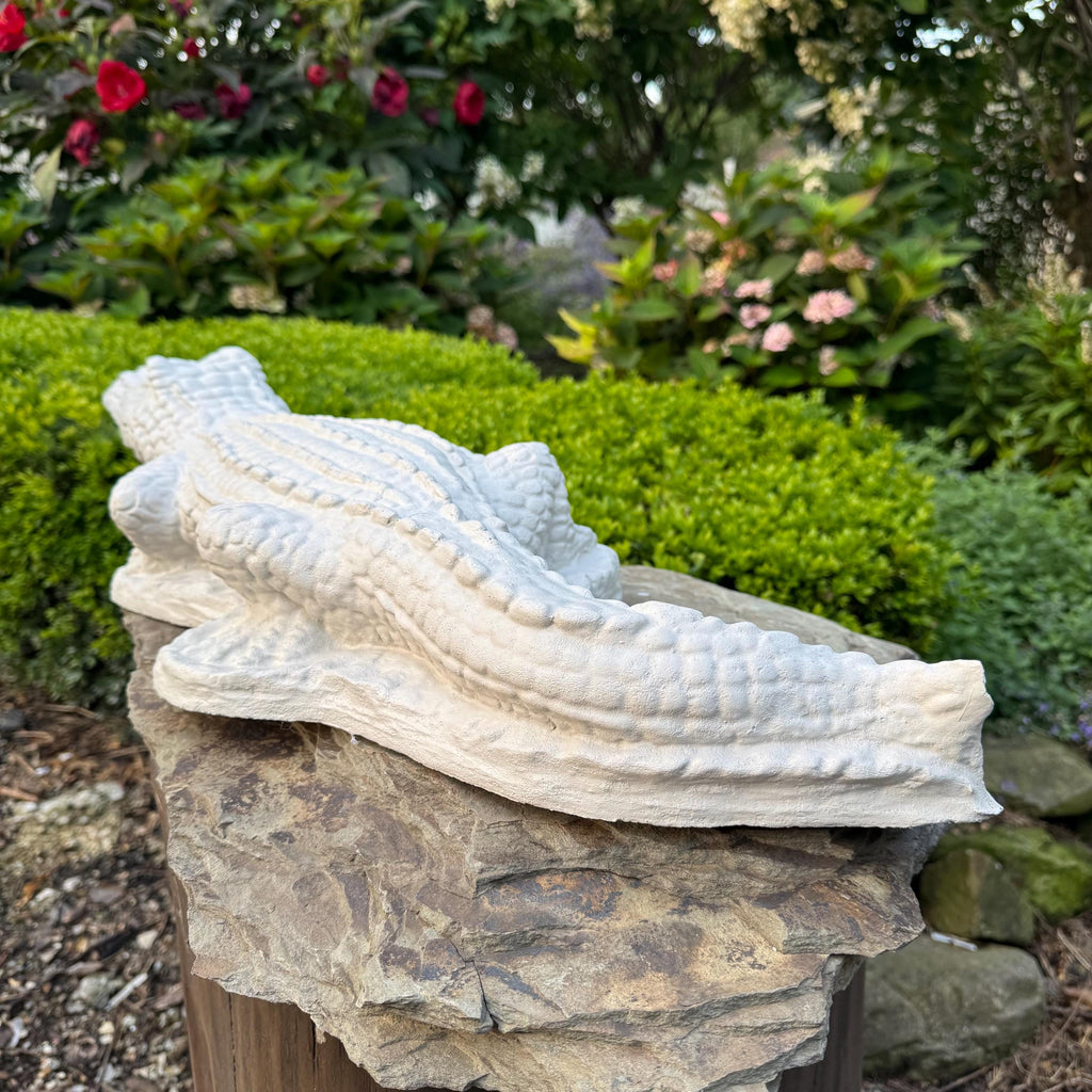 29 Inch Concrete Alligator Garden Statue Sculpture Outdoor Yard Lawn Pond Animal Decor Ornament