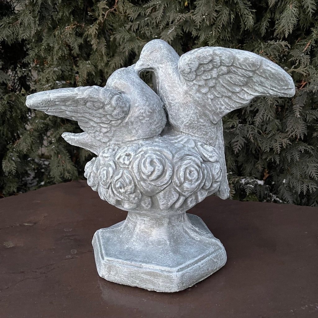 Kissing Doves Garden Statue 14 Inch Hand-Painted Concrete Bird Yard Sculpture Love Wedding Decor Gift