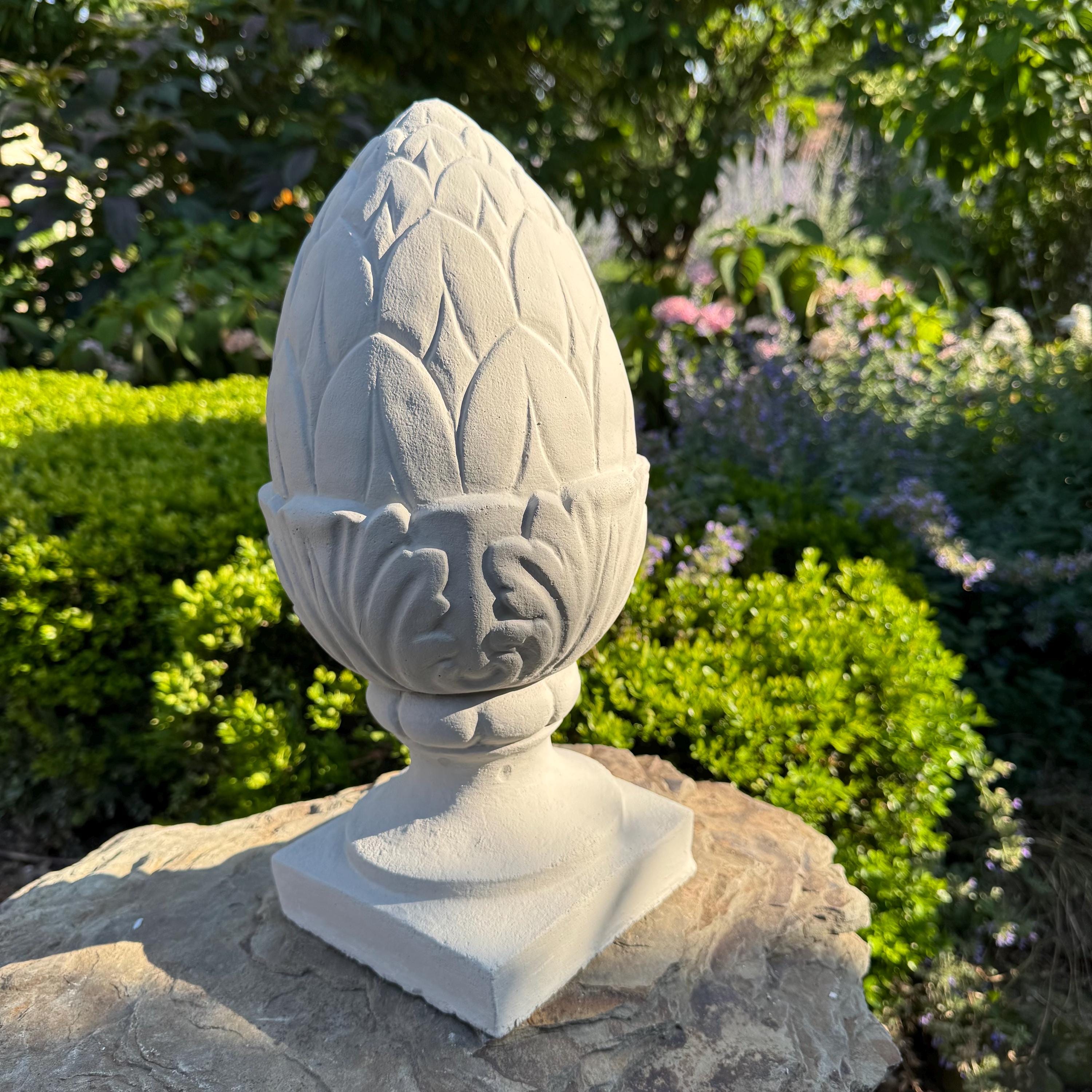 Artichoke Finial Statue 15 Inch Garden Sculpture Concrete Yard Art Lawn Ornament Home Decor Gift