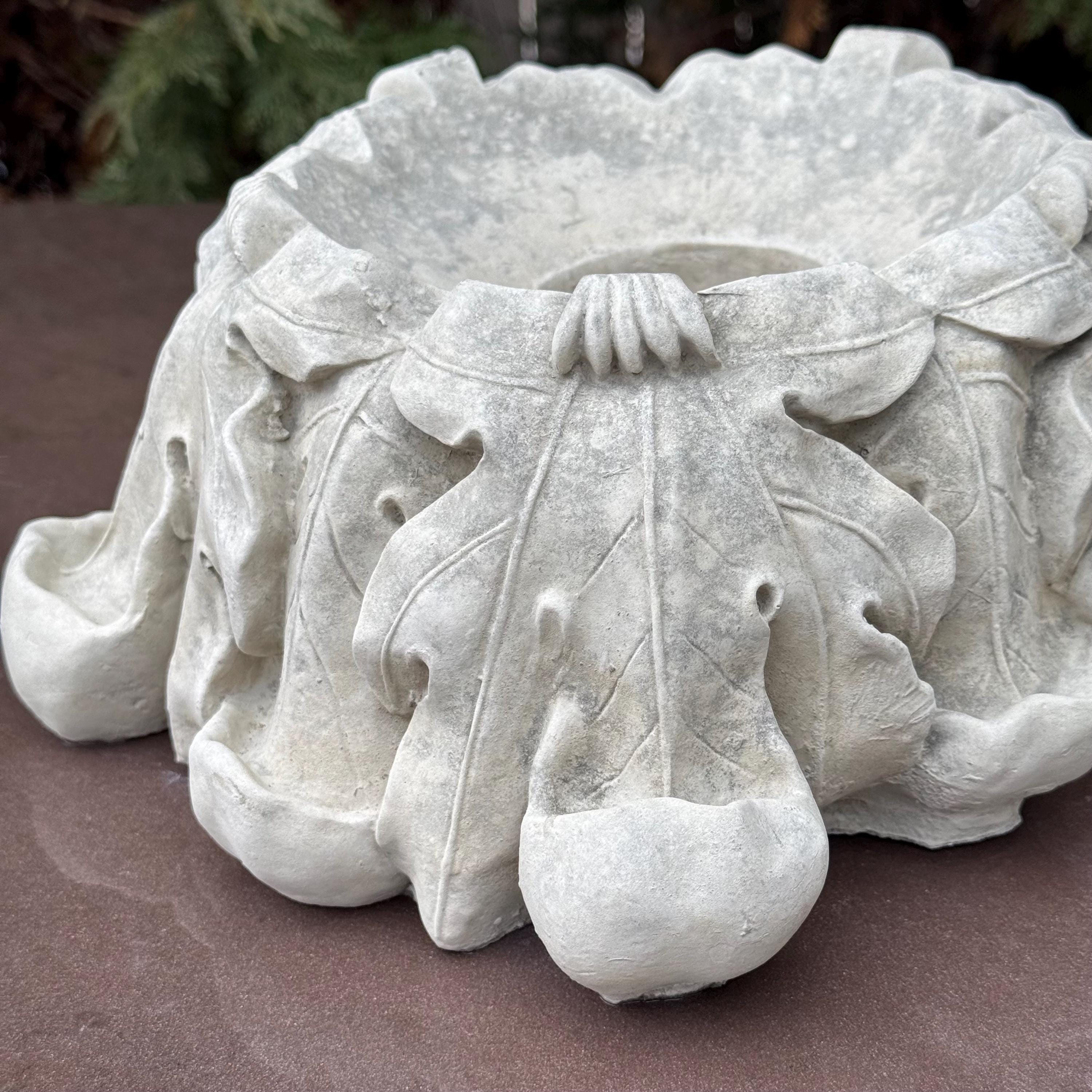 Concrete Gazing Ball Holder 12 Inch Leaf Pattern Garden Globe Stand Yard Decor Ornament