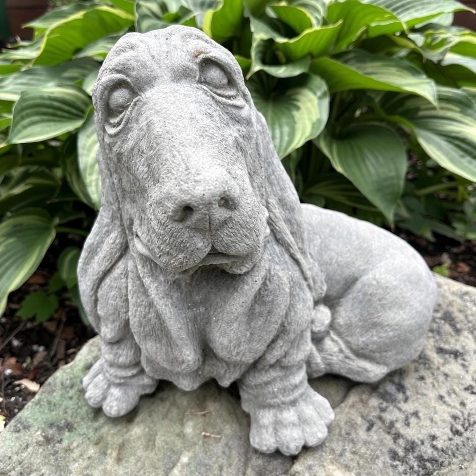 Concrete Basset Hound Garden Statue 10" Outdoor Pet Memorial Dog Figurine Yard Decor Sculpture Gift