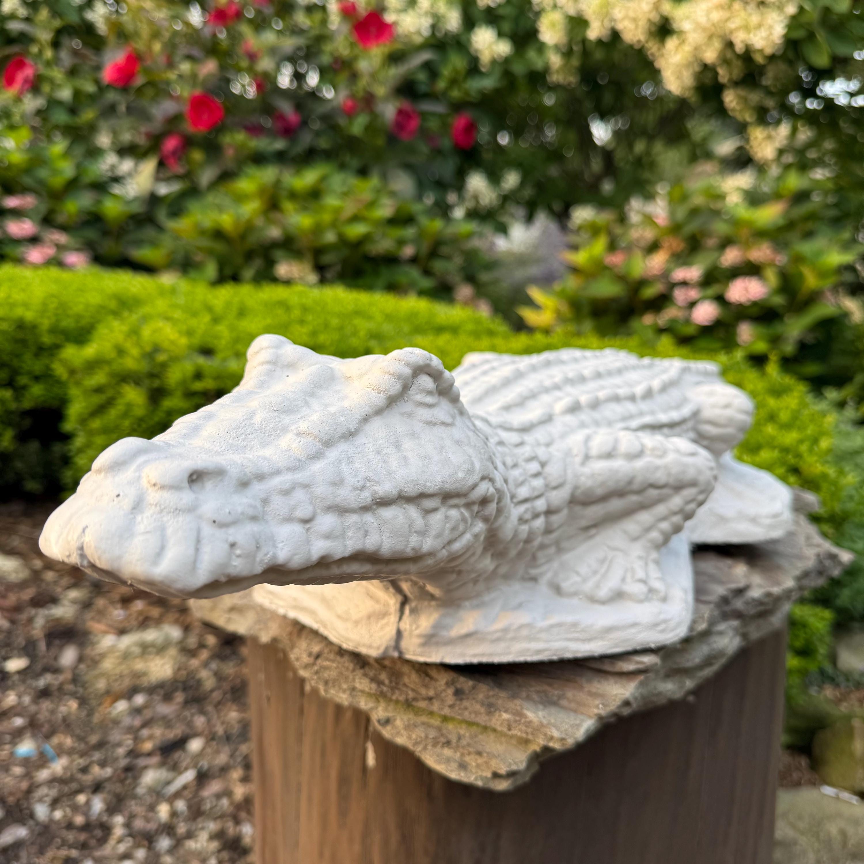 29 Inch Concrete Alligator Garden Statue Sculpture Outdoor Yard Lawn Pond Animal Decor Ornament